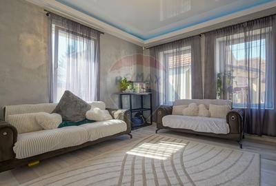 Casa / Vila Saseasca cu 6 camere de vanzare in Vulcan, Brasov - 17