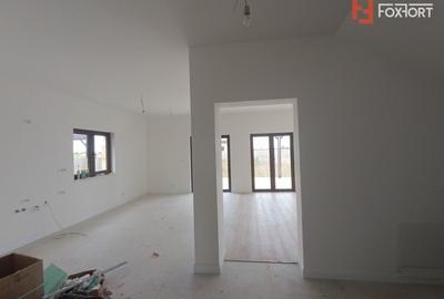 Casă individuală cu 4 camere cu Canalizare în Moșnița Nouă - 2