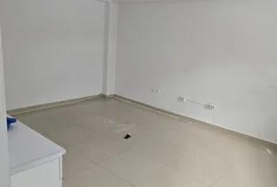 Spațiu comercial, de 110 mp, în Central - 6