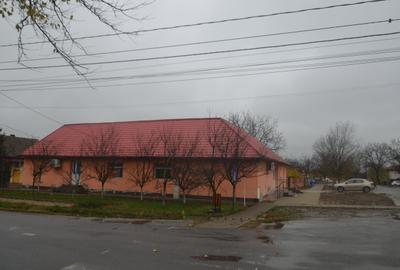 Casa in centrul comunei Padureni - 9