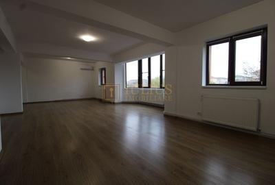 8 incaperi, 2 bai, centrala proprie, 3 locuri de parcare; Lipovei. - 5