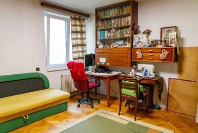 Apartament cu 3 camere decomandat în 7 Noiembrie - 2