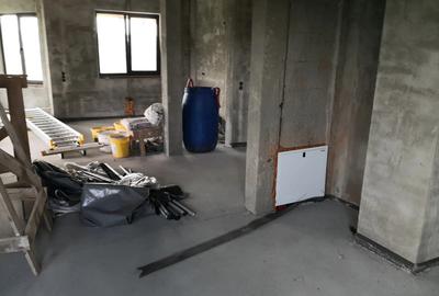 Casă cu 5 camere în Central