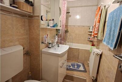Apartament cu 3 camere decomandat, mobilat în Vasile Aaron - 2