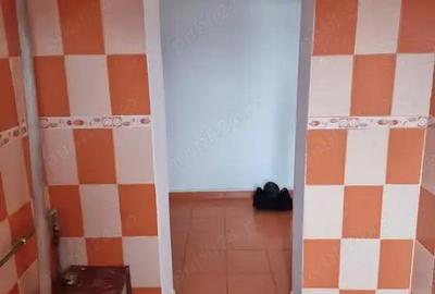 A 43 Proprietarul vinde apartament 3 camere ,luminos , Cascada Bacau - 11