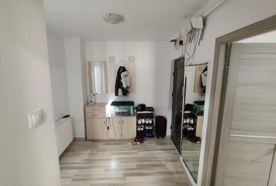 Apartament cu 3 camere decomandat în Micro 6 - 2