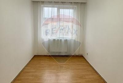 Apartament cu 3 camere de inchiriat str. George Cosbuc - 7