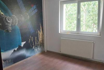 Apartament 4 camere ( Centrala Termica )-1 Decembrie