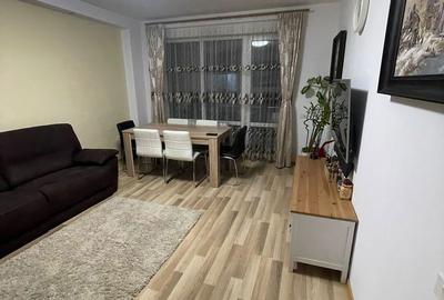 Apartament cu 3 camere decomandat în Apărătorii Patriei - 13