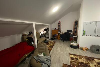 Duplex cu 4 camere si mansarda. Complet mobilat si utilat. Comision 0 - 21