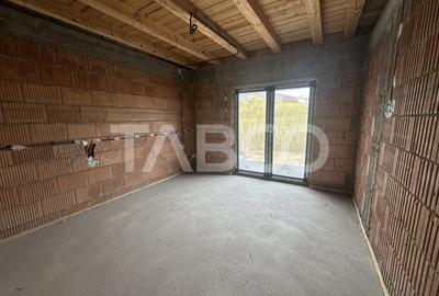 Casa individuala cu 4 camere 2 bai  - 500 mp teren 2 terase carport - 5