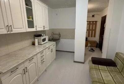 Apartament cu 2 camere decomandat, mobilat în E3