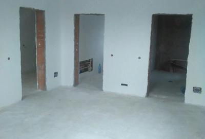 Casă cu Teren 1093 Mp în Central - 5
