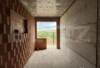 Casă cu 4 camere cu Teren 1760 Mp în Central