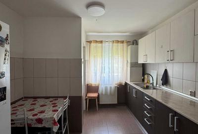 Apartament cu 3 camere semidecomandat în Central - 3