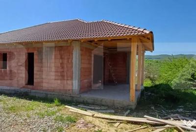 Casă cu 3 camere cu Canalizare în Central - 3