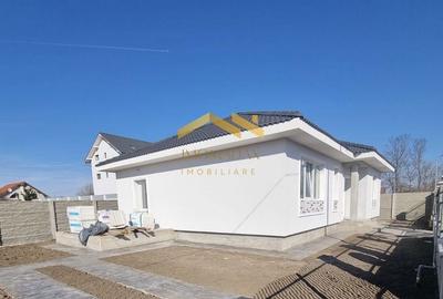 Casă cu 4 camere cu Teren 400 Mp în Sânmihaiu Român - 9