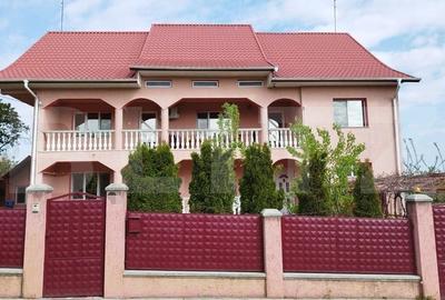 Casă cu 5 camere cu Teren 500 Mp în Central - 3