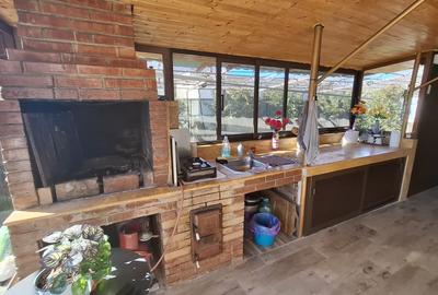 Casă individuală cu 4 camere cu Canalizare în Km 5 - 17