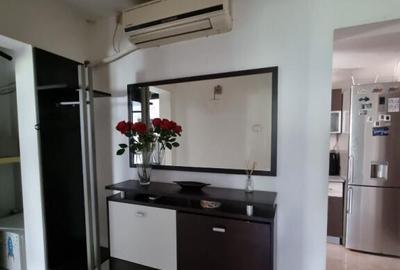 Apartament cu 4 camere decomandat în 1 Decembrie 1918