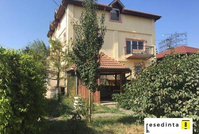 Casă cu 15 camere cu Canalizare în Theodor Pallady - 1