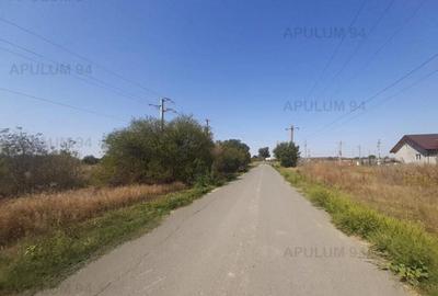 Teren de 1300 mp, în 1 Decembrie