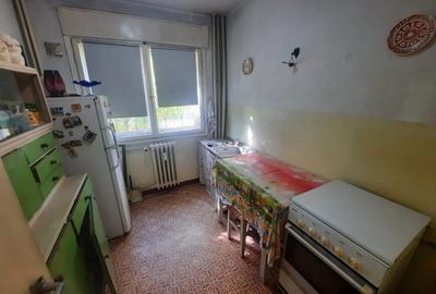 Apartament cu 3 camere, etajul 1/4, zona Tatarasi - 6
