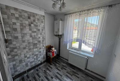 Apartament cu 2 camere decomandat în Petrila - 4