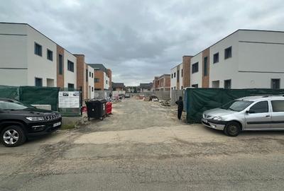 Duplex cu 4 camere cu Canalizare în 1 Decembrie 1918 - 1