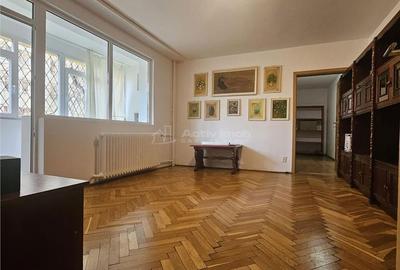 Apartament cu 3 camere decomandat în Tei - 3