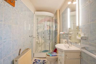 Casă cu 7 camere cu Canalizare în Centrul Civic - 19