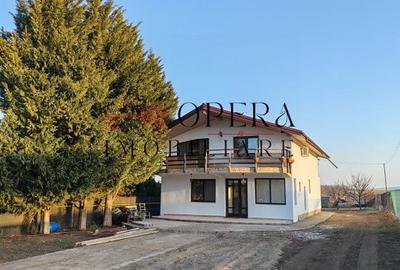 Casă cu 6 camere cu Teren 2252 Mp în Miroslava