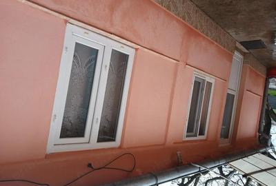 Casă cu 4 camere cu Teren 1500 Mp în Central - 1