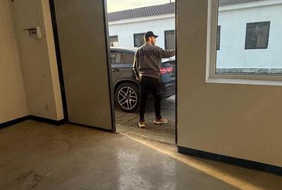 Spațiu comercial, de 75 mp, în Central - 4