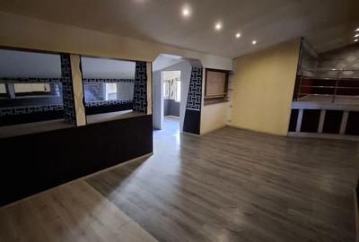 Spațiu comercial, de 350 mp, în Ultracentral