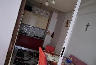 Apartament cu 2 camere,decomandat - zona Tractorul - 4