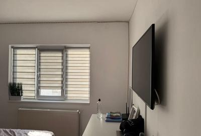 Apartament cu 2 camere decomandat în Micro 4 - 5