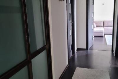 Închiriere apartament 3 camere