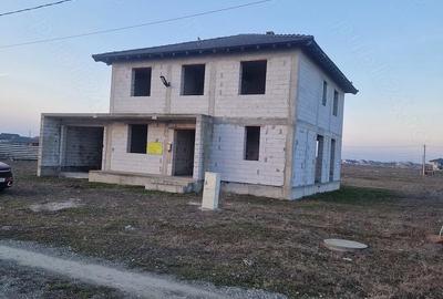 Casă cu Teren 1000 Mp în Central - 3