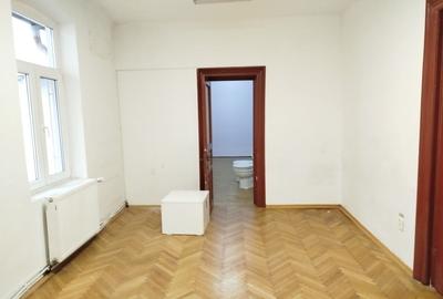 Casă individuală cu 10 camere cu Teren 325 Mp în Armeneasca - 14