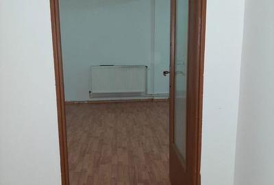Spațiu comercial, de 24 mp, în 9 Mai - 2