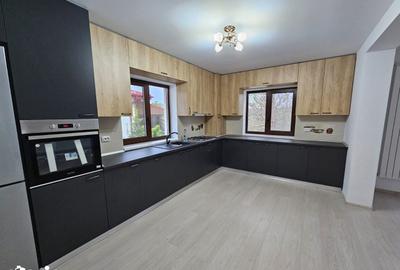 Casă cu 3 camere cu Teren 400 Mp în Rediu - 1