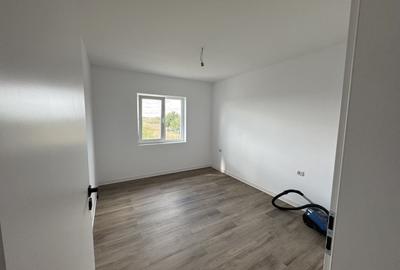 1\2 Duplex Utvin P+E,4Camere,2 Bai,Toate Utilitatile - 7