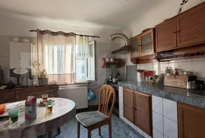 Apartament cu 4 camere decomandat în 1 Mai - 8
