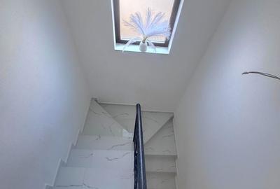 Casă cu 4 camere cu Teren 250 Mp în Miroslava - 2