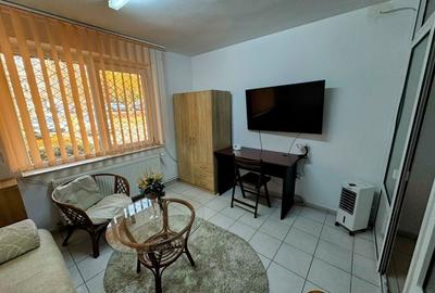 Piața Tomis 3 - garsonieră decomandată mobilată utilată - 6