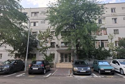 Apartament decomandat, mobilat în Titan