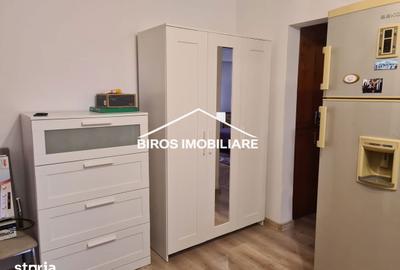 Apartament cu 2 camere decomandat în Rovine