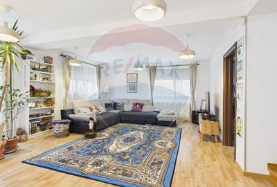 Casă cu 5 camere cu Teren 500 Mp în Central - 1