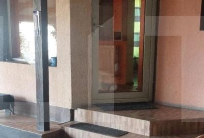 Vand casa cu etaj si 2 spatii de inchiriat in Chisineu Cris
